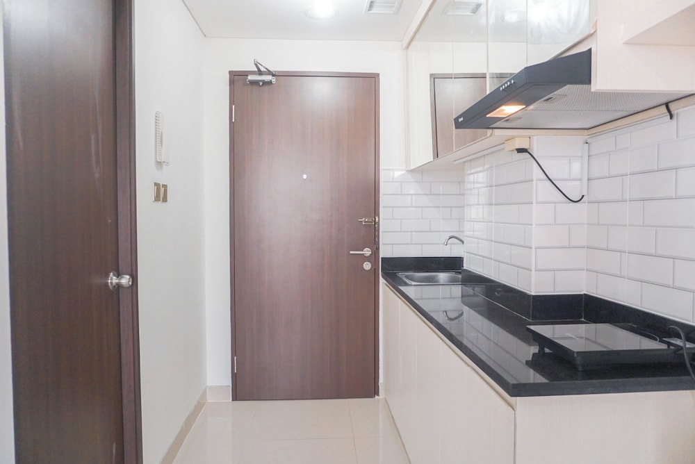 Good Living Studio Room Transpark Cibubur Apartment