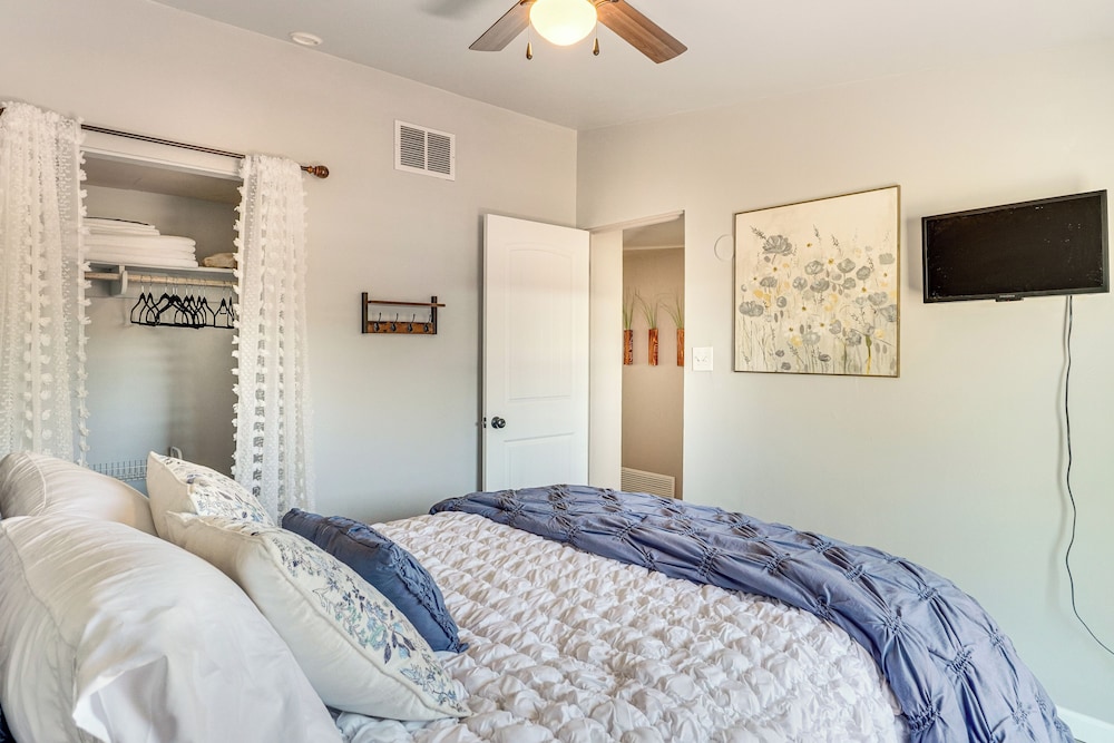 Dog-Friendly Getaway w/ Patio in Tucson!