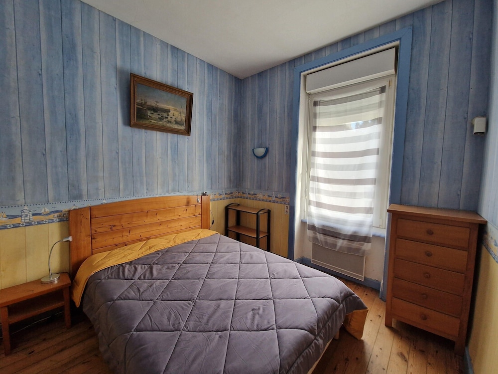 Holiday Flat With sea and Garden View, Just 400m From the Beach in Port-blanc