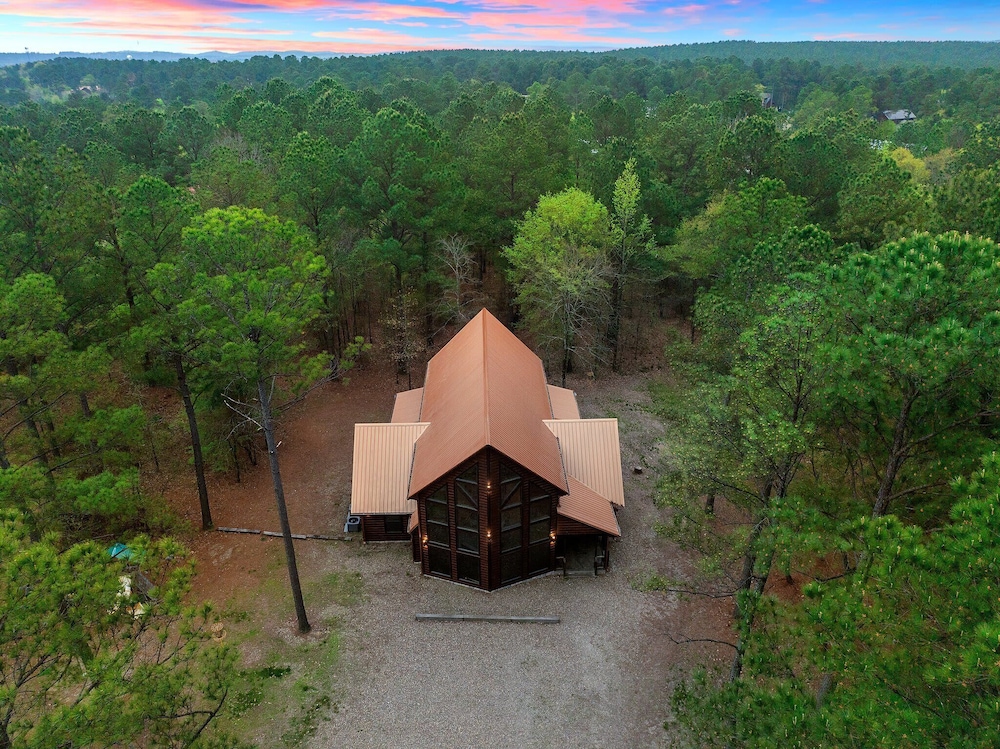 Sugar Daddy Cabin for 13!
