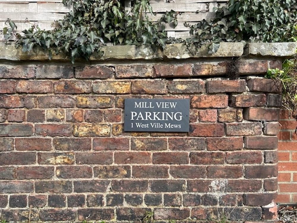 2 Bedroom Cottage Free Private Parking Fire Place