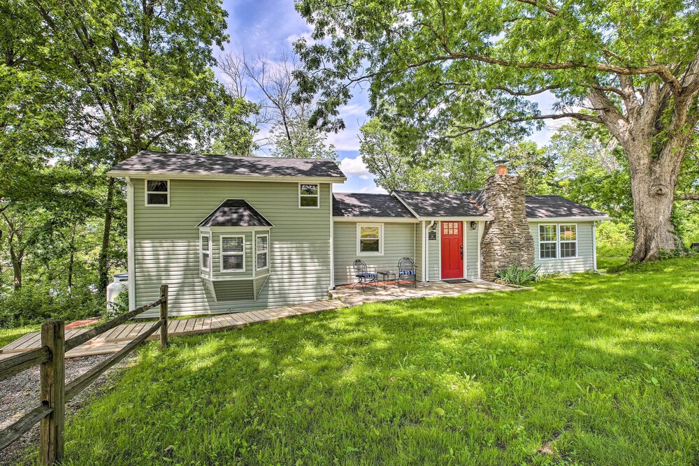 Richmond Vacations - Our Lakeside Retreat w/ Deck on Lake Herrington! - Property Image 1
