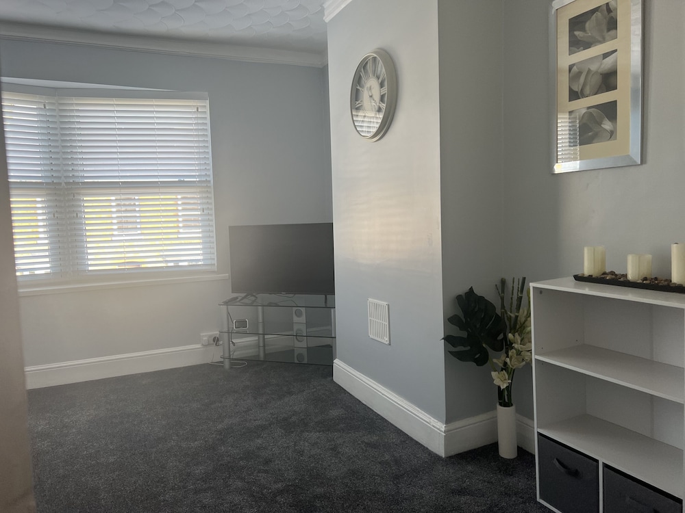 Spacious 1-bed Apartment in the Heart of Herne Bay view 3