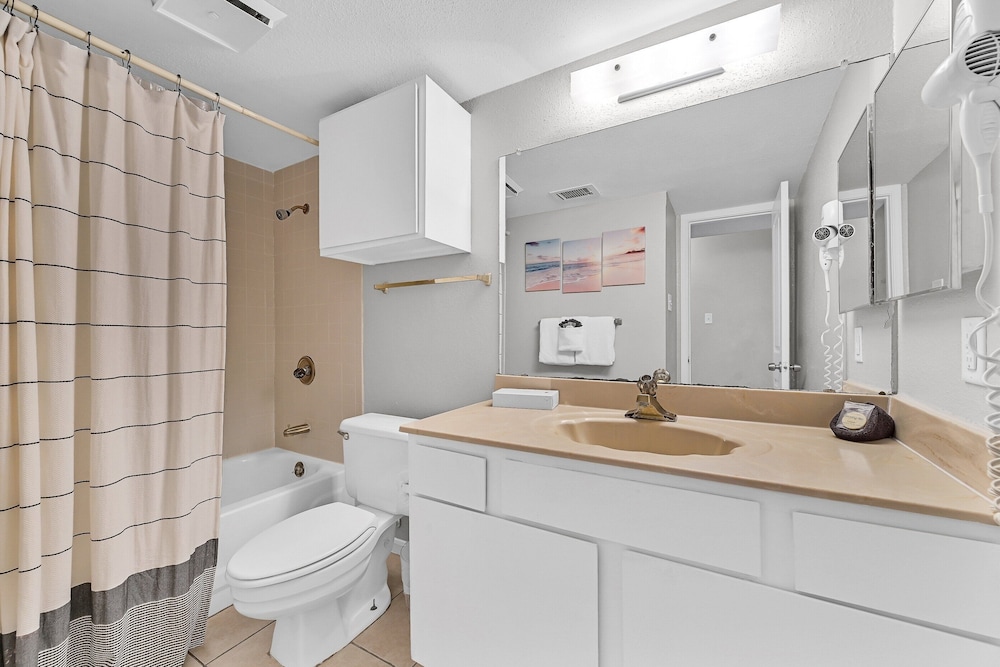 Seascape 2119 1 Bedroom Condo by RedAwning