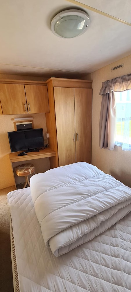 8 Birth Caravan Based on Coral Beach, Ingoldmells view 3