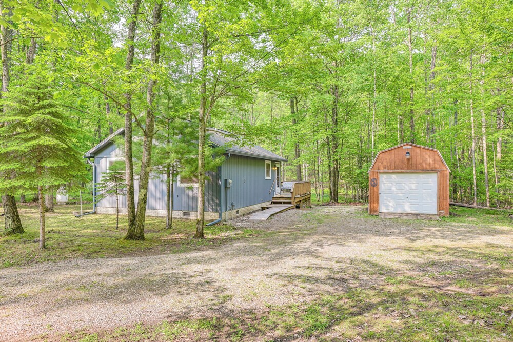 Wooded Country Home w/ Spacious Deck in Farwell!