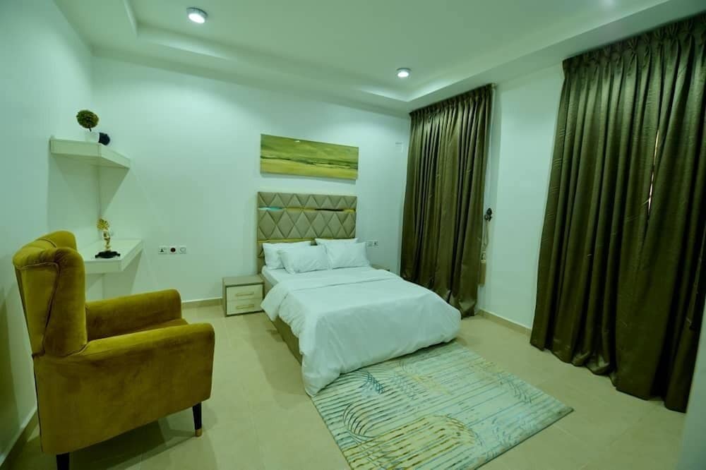 Hendon Luxury Apartment view 3