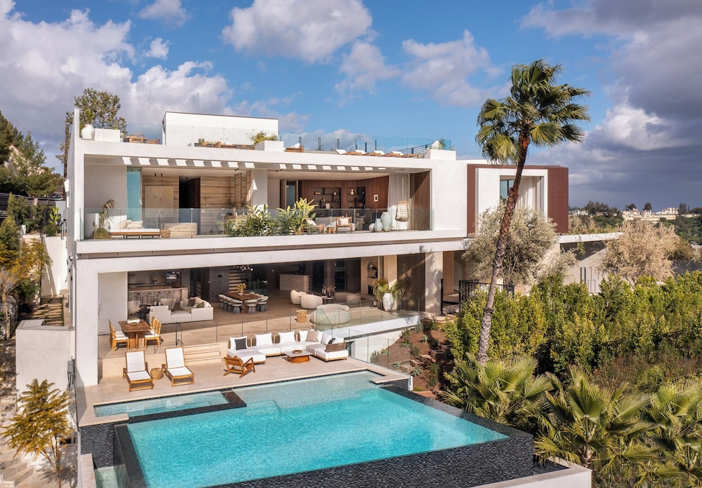 Stradella Mansion - Epitome of Luxury Living in This Breathtaking Bel Air Estate