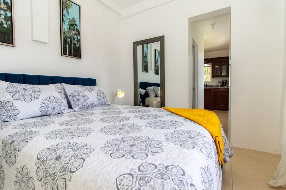 Runaway Bay Gem Suite