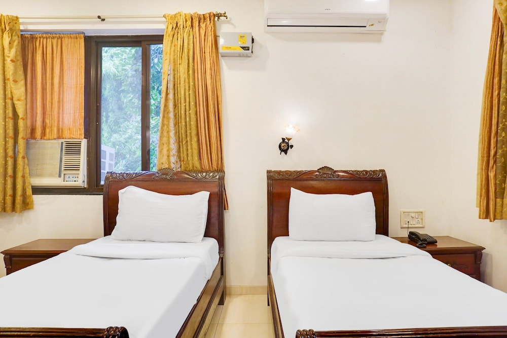 Premium Stays Near Fergusson College