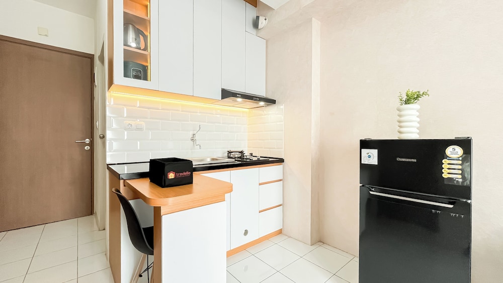 Minimalist 2Br Apartment At Podomoro Golf View