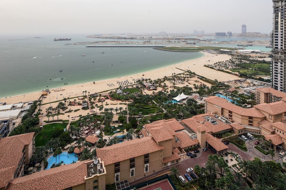 Full SEA Views! Gorgeous 2BR in JBR - Sleeps 6