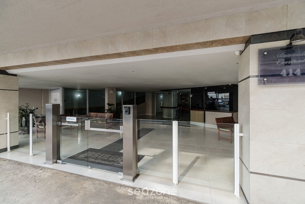Apt 400m fr Beach Close to Rest. n Markets Cev1106