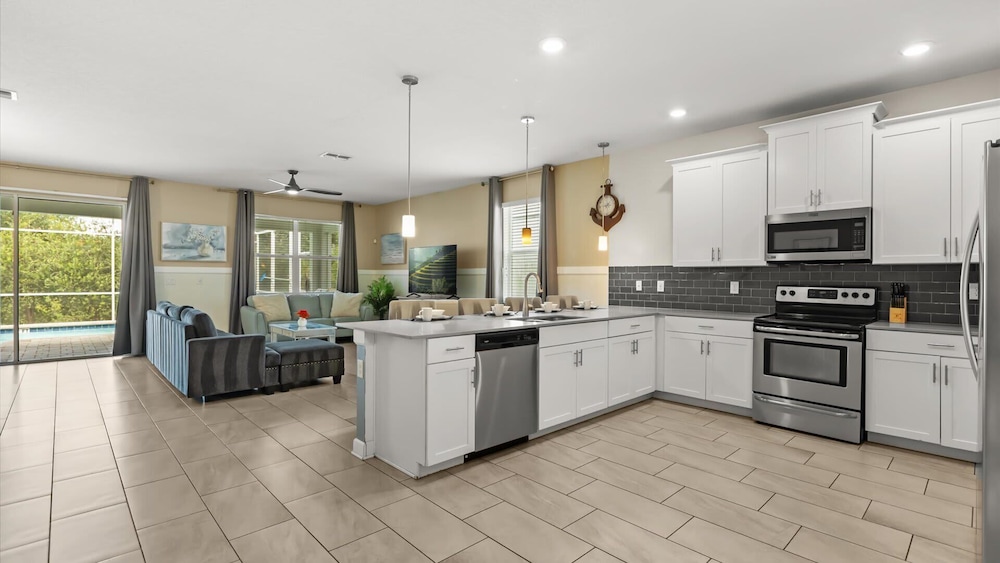 Championsgate Family Homepool, Hot Tub & Cinema