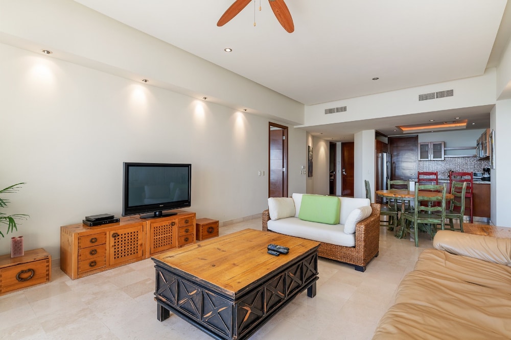 Encanto Living 0403 -1BR by Kivoya