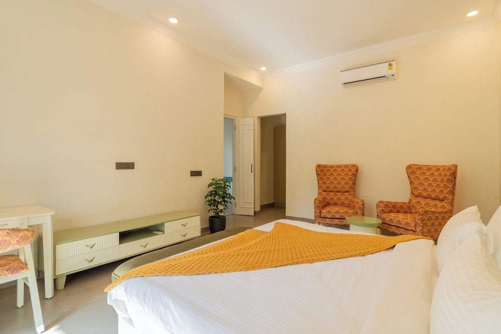 ELIVAAS Laguna Camellia | Luxe 4 BHK Villa Near Popular Beaches with Private Pool