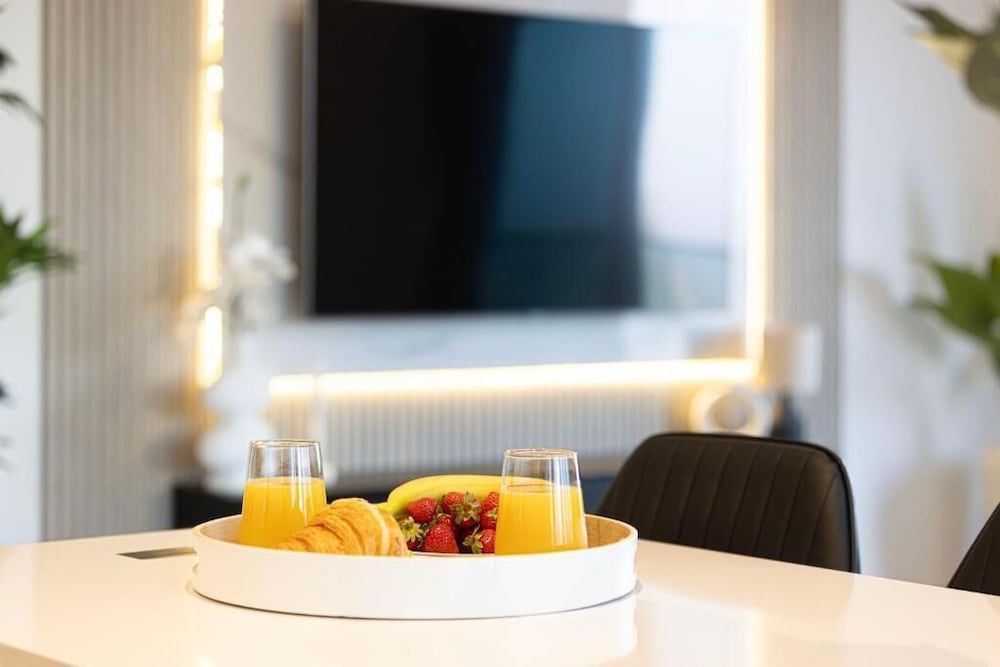 Roomszy Grande Residences Downtown Dubai