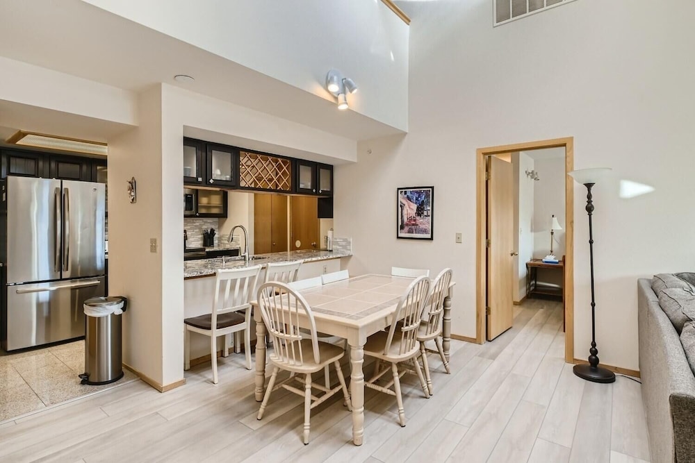 Lake Forest 304F