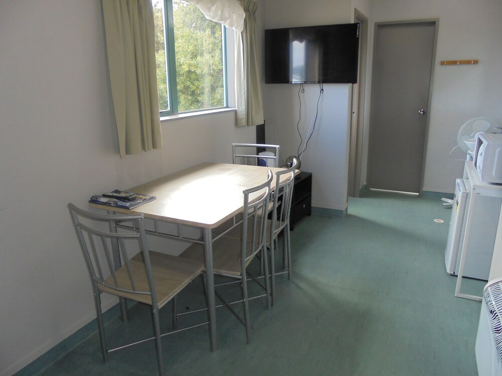 Utopian Motel Taupo - Hostel
