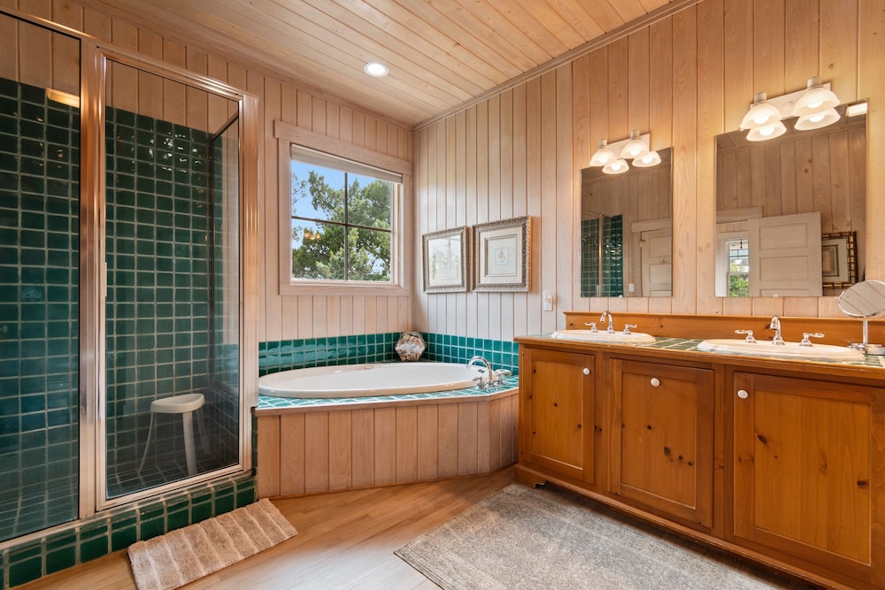 Lachicotte Vacation Rentals