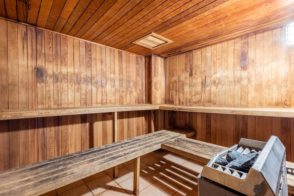 3bdr Sauna Pool Gym Parking