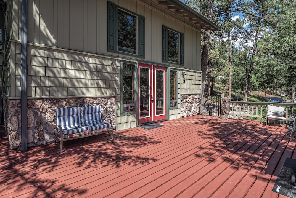Tis Holiday Haus by Ruidoso Vacation Rentals