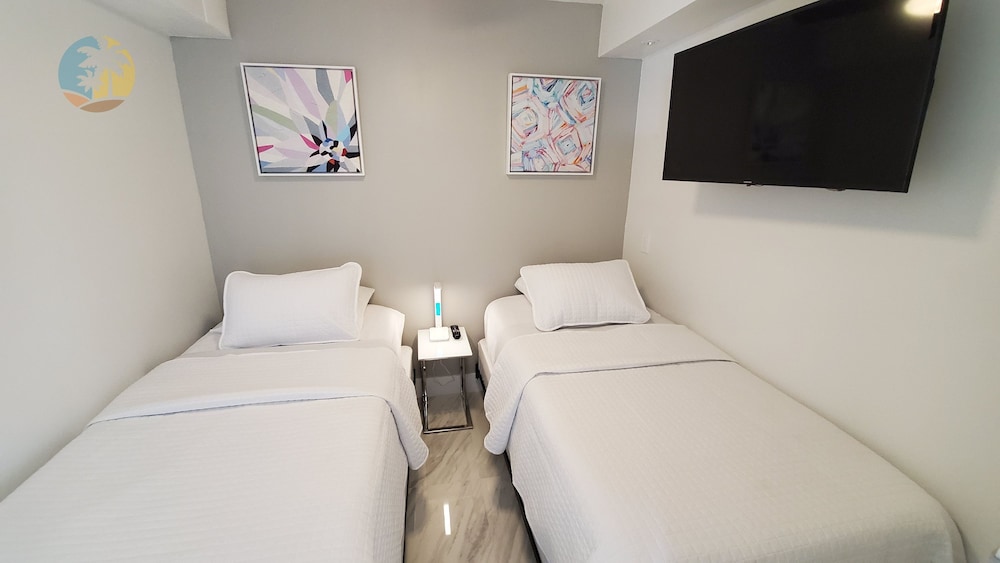 Presidential Royale Direct Oceanfront Brand NEW Apartment - 1001