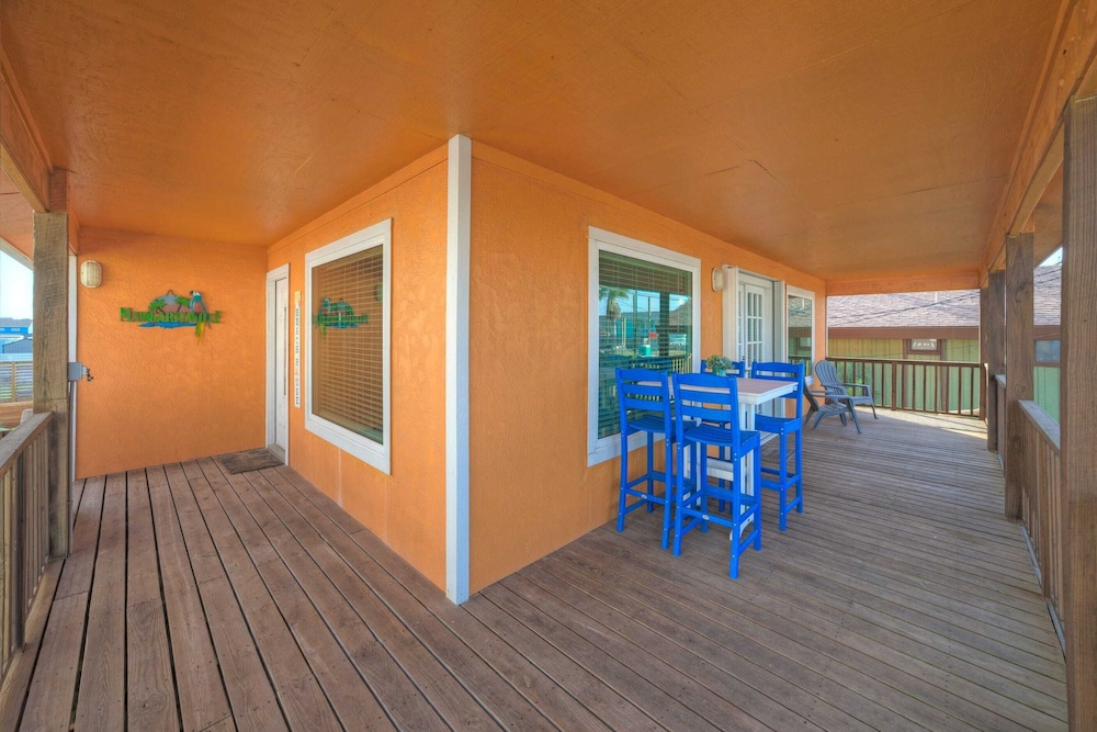 Coastal Retreat w/ Pool, BBQ & Sunset Views Beers and Sunshine by Avantstay