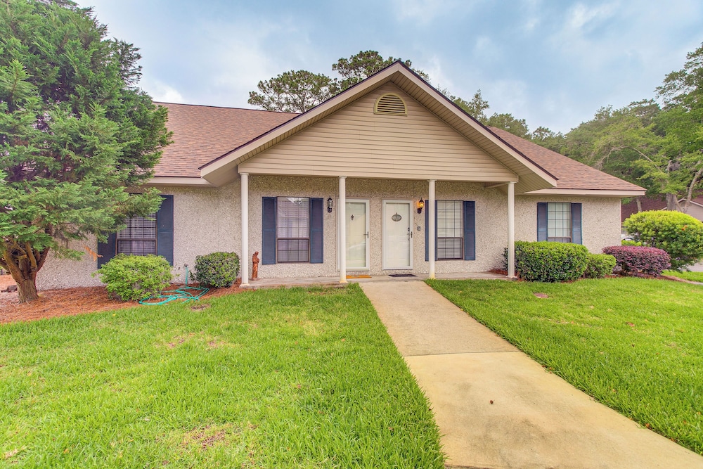 Convenient St Simons Island Home - 3 Mi to Beach! view 3