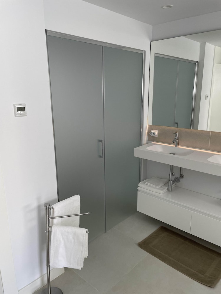 Huswell - Oceanview Stay in Higuer n West
