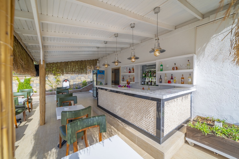 Queen Boutique Hotel - Image 66