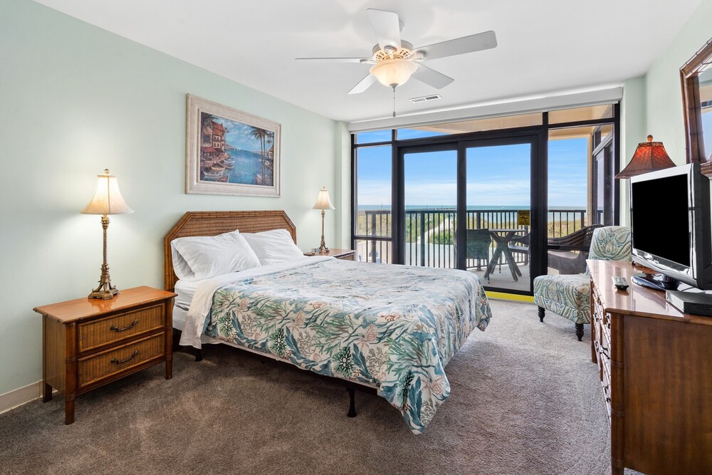 Sedgefield 102 by RedAwning