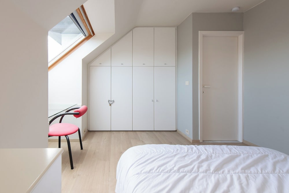Spacious Apartment With Terrace