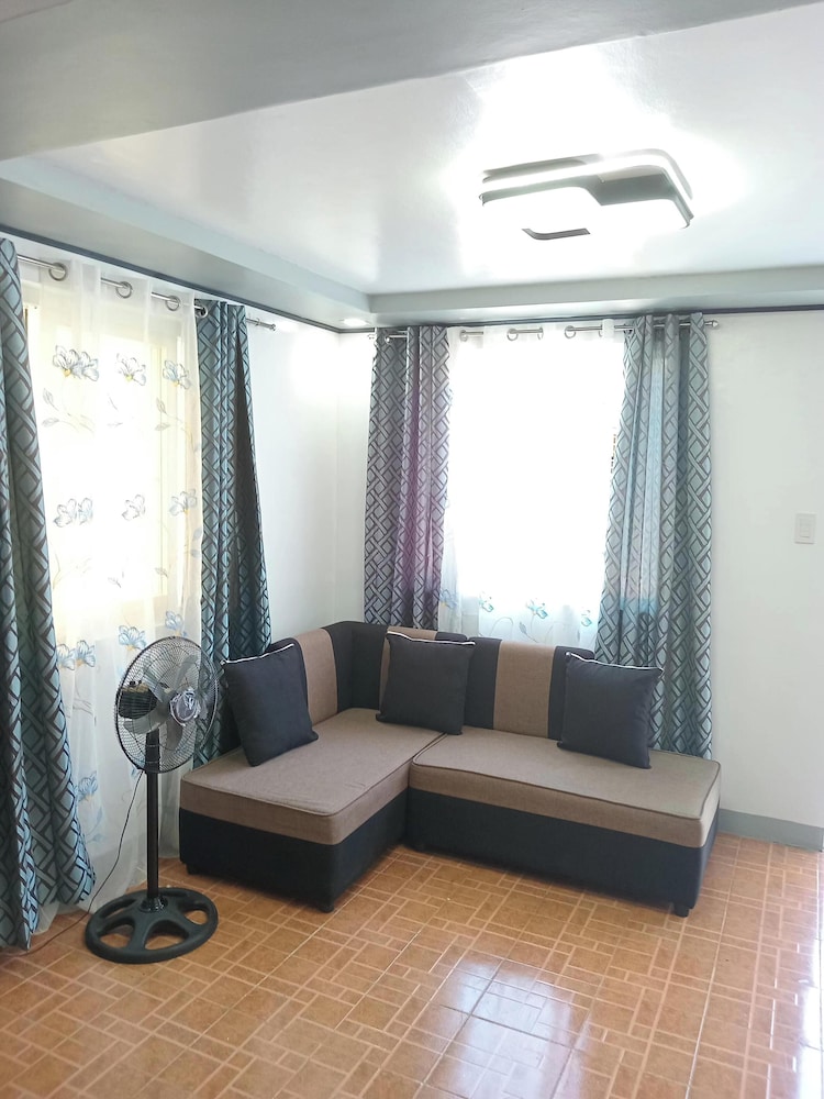 3g's & C Calapan Transient House