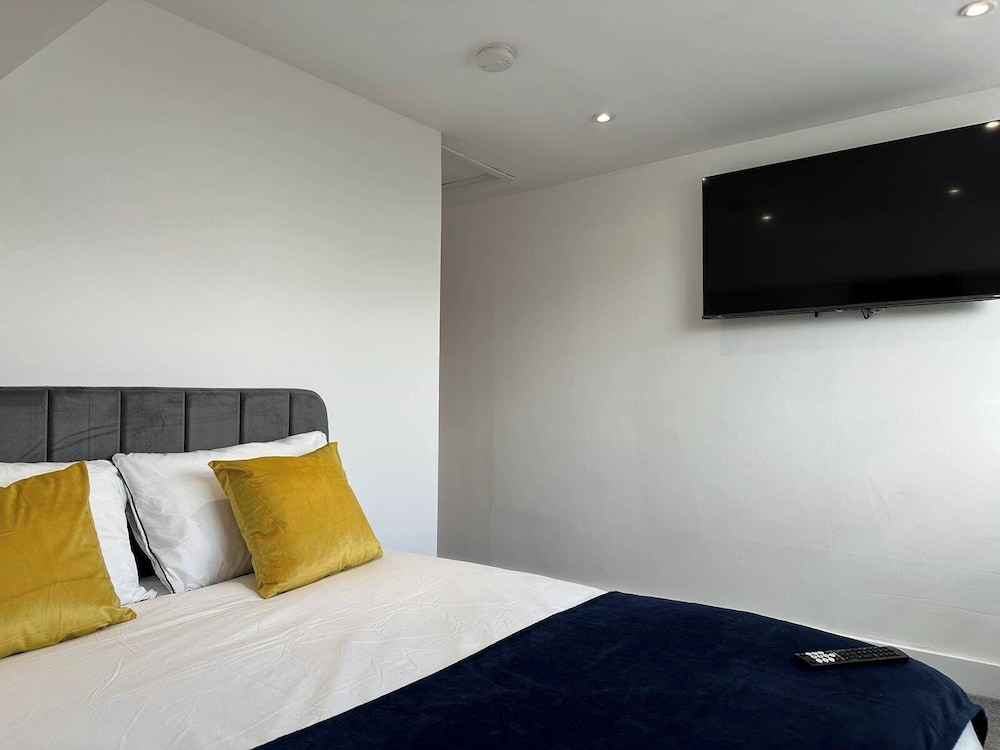 6 Guests/free Parking/old Trafford/20min City