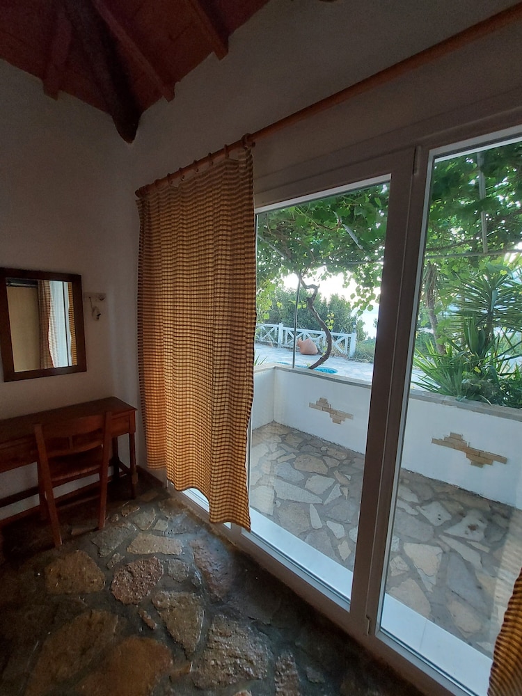 Astonishing House With sea View in Samos Island view 3