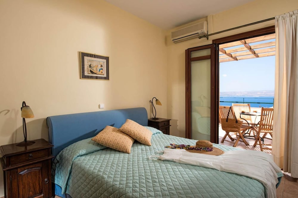 Ariadne Villa in Plaka