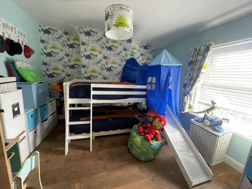 Immaculate 3-bed House in Bridgnorth view 3