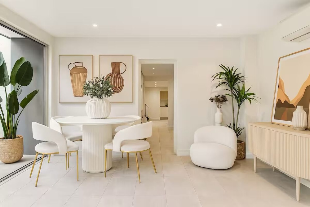 Stylish 4BR City Retreat