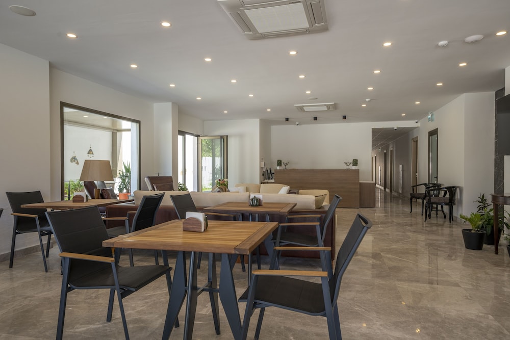 Olive Tree Hotel - Image 9