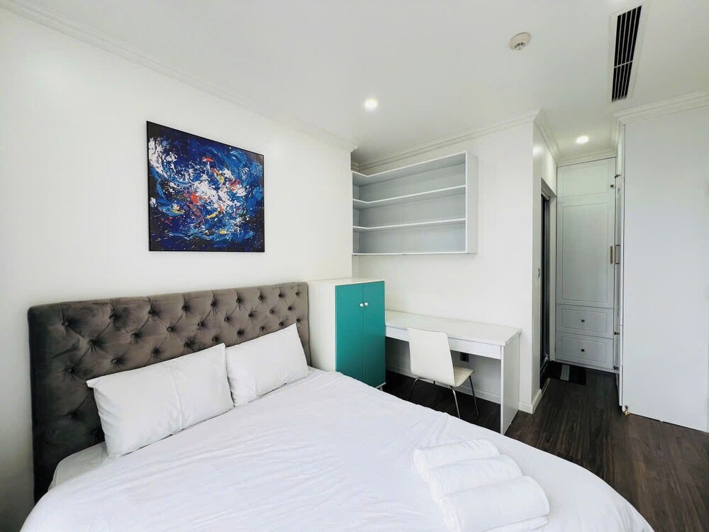 Daniel Homes - Vinhomes SkyLake Luxury