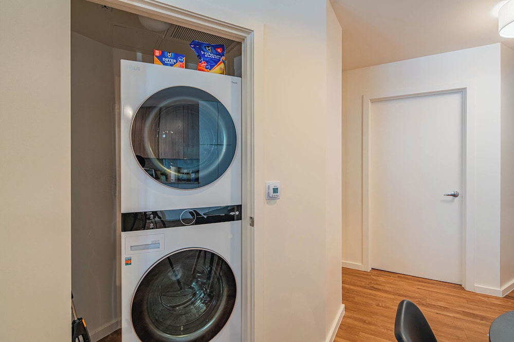 ROVE LIVING/KL - 44 Monroe
