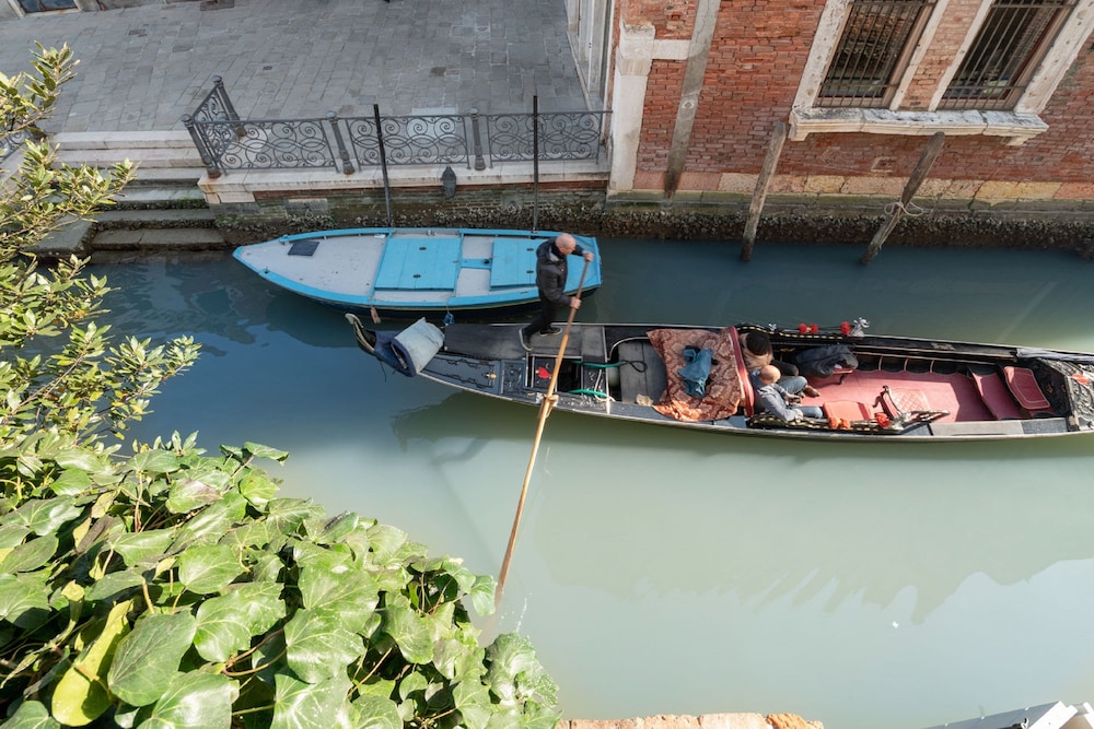 Apartments in San Marco with Canal View