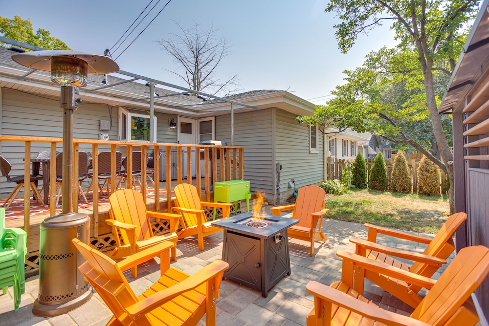 Pet-friendly Minneapolis Home ~ 8 Mi to Downtown!