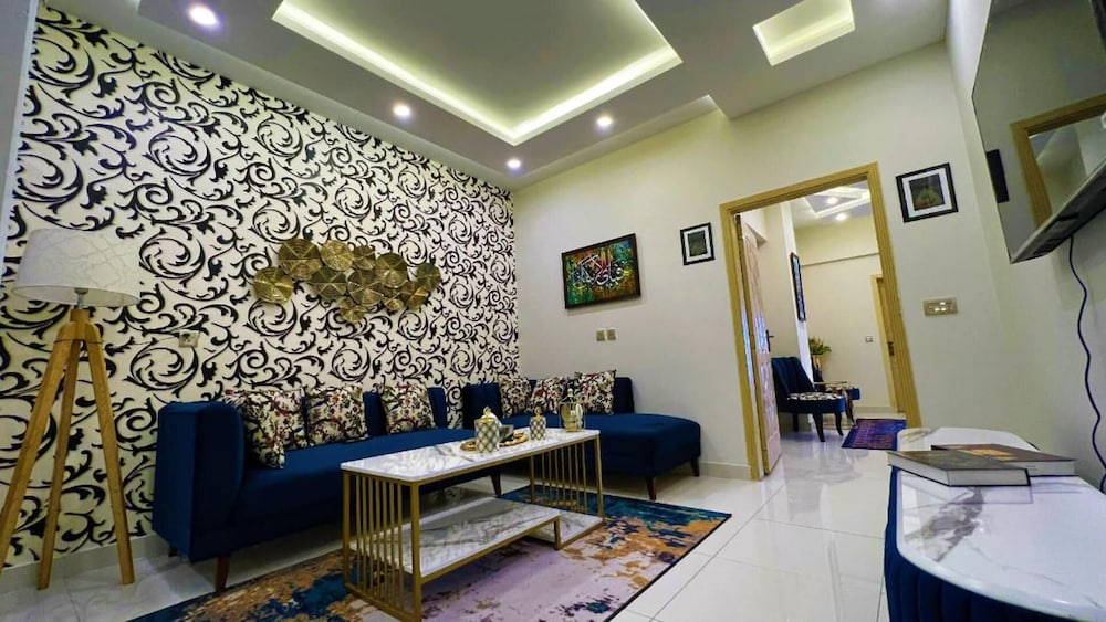 the Realtors inn Luxurious 1bed Apartment dha 2