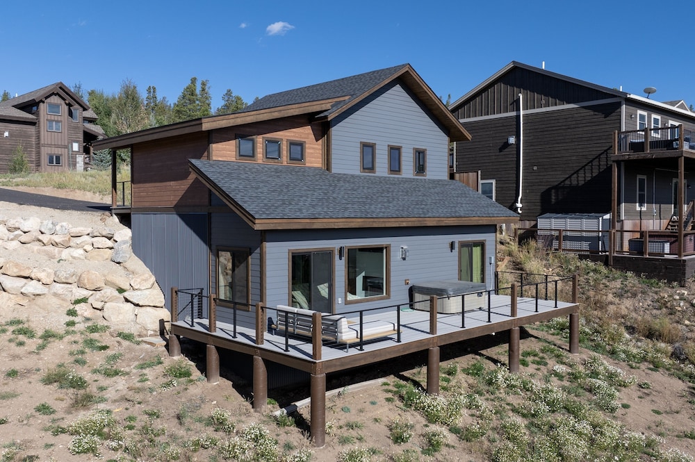 Scenic Perch 2 Bedroom Home view 5