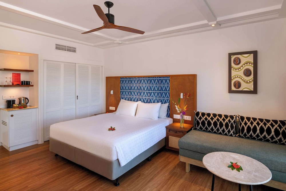 Outrigger Fiji Beach Resort 11