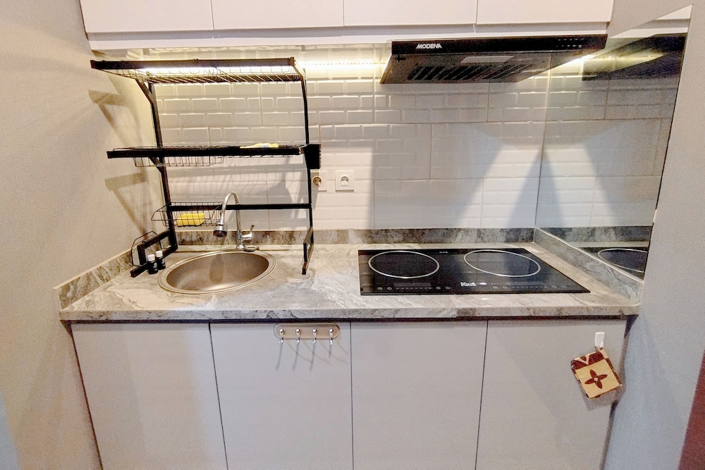 Spacious 2Br With Extra Room At Grand Sungkono Lagoon Apartment