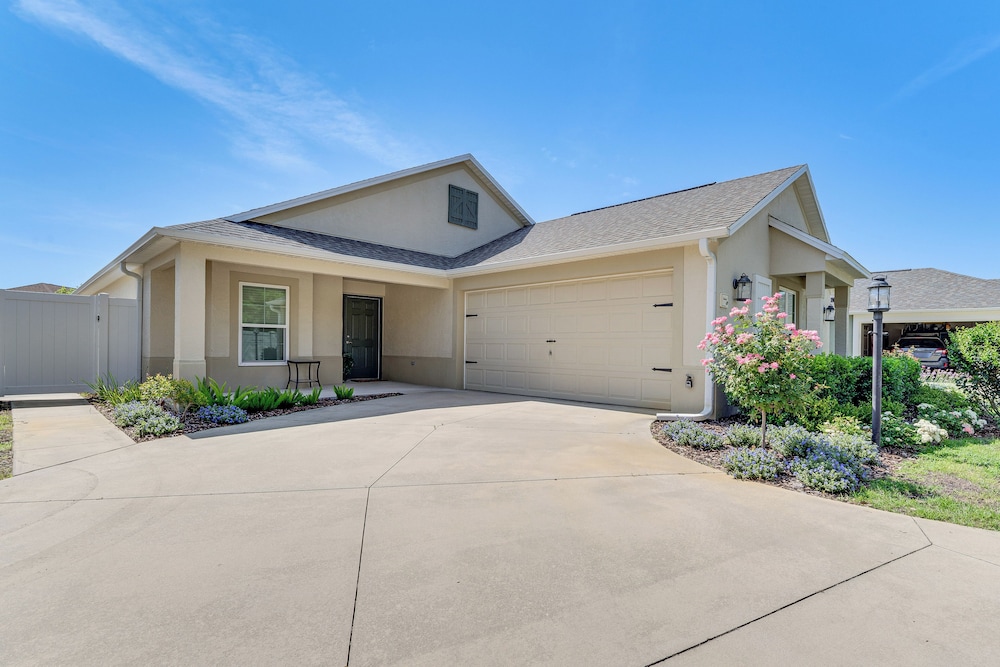 < 1 Mi to Brownwood Paddock Square: Home w/ Patio!