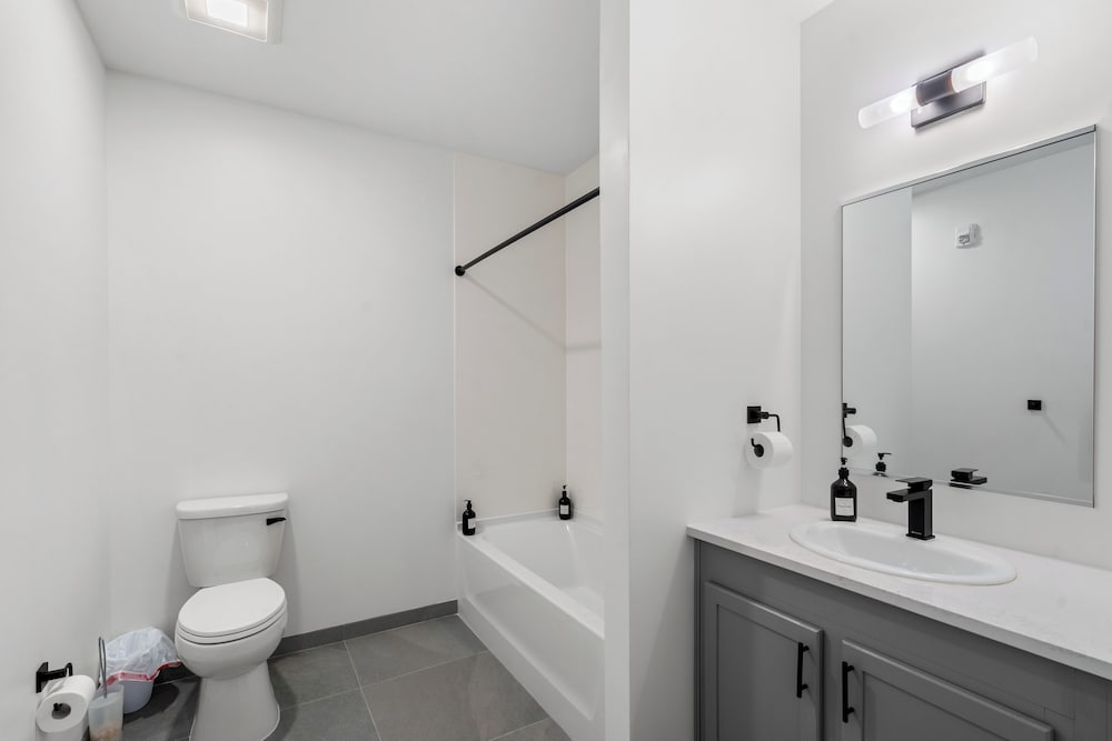 Luxe King 3BR Townhouse Uptown Charlotte